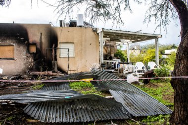 Kibbutz Kfar Aza, İsrail - 29 Ocak 2024 Kibbutz Kfar Aza 'nın evlerine yapılan saldırıdan sonra. Hasara 7 Ekim 2023 'te Hamas teröristleri neden oldu..