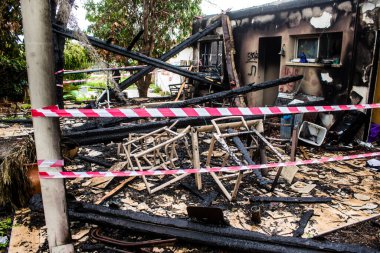 Kibbutz Kfar Aza, İsrail - 29 Ocak 2024 Kibbutz Kfar Aza 'nın evlerine yapılan saldırıdan sonra. Hasara 7 Ekim 2023 'te Hamas teröristleri neden oldu..