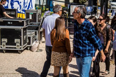 Tel Aviv, İsrail, 1 Mart 2024 Rehine Meydanı 'ndaki Tel Aviv Sanat Müzesi önünde Hamas' ın Gazze Şeridi 'nde esir tuttuğu ve kaçırdığı kişilerin anısına toplandı.