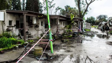 Kibbutz Kfar Aza, İsrail, 29 Ocak 2024 Kibbutz Kfar Aza 'daki evler otomatik silahlardan çok sayıda isabet aldı ya da ateşe verildi. Onlar hala insanlığa karşı suç mahalli olarak kabul ediliyor.