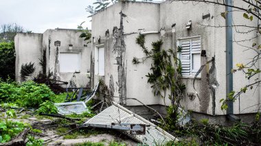 Kibbutz Kfar Aza, İsrail, 29 Ocak 2024 Kibbutz Kfar Aza 'daki evler otomatik silahlardan çok sayıda isabet aldı ya da ateşe verildi. Onlar hala insanlığa karşı suç mahalli olarak kabul ediliyor.