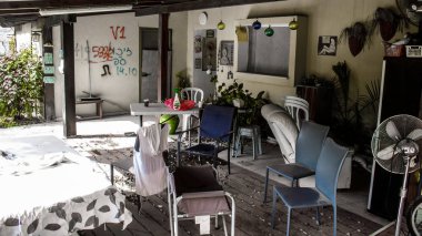 Kibbutz Kfar Aza, İsrail, 29 Ocak 2024 Kibbutz Kfar Aza 'daki evler otomatik silahlardan çok sayıda isabet aldı ya da ateşe verildi. Onlar hala insanlığa karşı suç mahalli olarak kabul ediliyor.