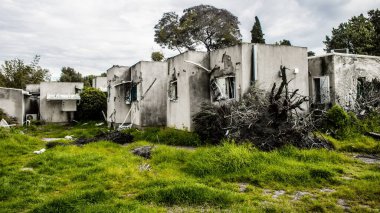 Kibbutz Kfar Aza, İsrail, 29 Ocak 2024 Kibbutz Kfar Aza 'daki evler otomatik silahlardan çok sayıda isabet aldı ya da ateşe verildi. Onlar hala insanlığa karşı suç mahalli olarak kabul ediliyor.