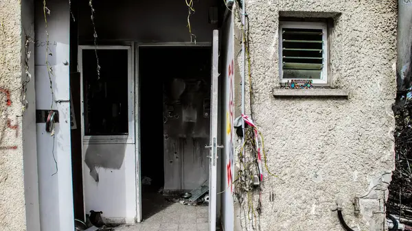 Kibbutz Kfar Aza, İsrail, 29 Ocak 2024 Kibbutz Kfar Aza 'daki evler otomatik silahlardan çok sayıda isabet aldı ya da ateşe verildi. Onlar hala insanlığa karşı suç mahalli olarak kabul ediliyor.