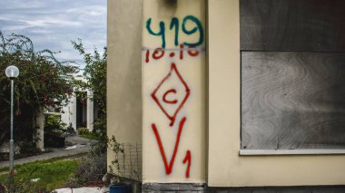 Kibbutz Kfar Aza, İsrail, 29 Ocak 2024 Kibbutz Kfar Aza 'daki evler otomatik silahlardan çok sayıda isabet aldı ya da ateşe verildi. Onlar hala insanlığa karşı suç mahalli olarak kabul ediliyor.