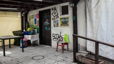 Kibbutz Kfar Aza, İsrail, 29 Ocak 2024 Kibbutz Kfar Aza 'daki evler otomatik silahlardan çok sayıda isabet aldı ya da ateşe verildi. Onlar hala insanlığa karşı suç mahalli olarak kabul ediliyor.