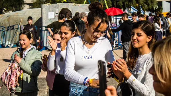 stock image Tel Aviv, Israel, February 7, 2024 Israeli teenagers gather at Hostages Square in Tel Aviv in memory of the 139 hostages still in captivity in Gaza following the terrorist attack of October 7, 2023