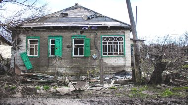 Ukrayna 'nın Donbass kasabasındaki Terny köyünde yıkılmış bir ev. Burası cephe hattı, Rus ordusu Ukrayna 'yı işgal etti ve savaş alanı haline gelen bu bölgede ağır çatışmalar yaşanıyor. Geriye sadece harabeler kaldı ve tüm insanlar.
