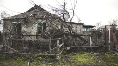 Ukrayna 'nın Donbass bölgesindeki Terny köyünün şehri, burası cephe hattı, Rus ordusu Ukrayna' yı işgal etti ve savaş alanı haline gelen bu bölgede şiddetli çatışmalar yaşanıyor.