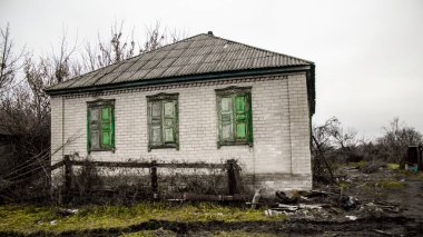 Ukrayna 'nın Donbass bölgesindeki Terny köyünün şehri, burası cephe hattı, Rus ordusu Ukrayna' yı işgal etti ve savaş alanı haline gelen bu bölgede şiddetli çatışmalar yaşanıyor.