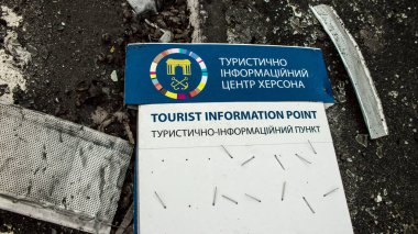 Ukrayna 'nın Kherson Oblastı' nda bulunan Chornobaivka 'daki Kherson Uluslararası Havalimanı' nın yıkımı. Chernobaivka saldırıları, Rus işgali sırasında Rusya 'nın elinde bulunan Kherson Uluslararası Havalimanı' na yapılan bir dizi Ukrayna saldırısıdır.