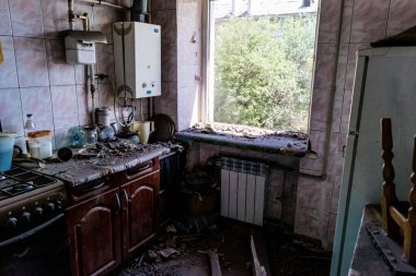 Kharkiv, Ukrayna, 01 Haziran 2024 Hasarlı bina Kharkiv 'de. Sivil altyapılar Rus ordusunun ayrıcalıklı hedefleridir. Yedi kişi öldü..