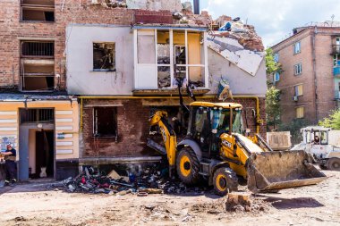 Kharkiv, Ukrayna, 01 Haziran 2024 Hasarlı bina Kharkiv 'de. Sivil altyapılar Rus ordusunun ayrıcalıklı hedefleridir. Yedi kişi öldü..