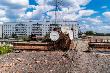 Kharkiv, Ukrayna, 01 Haziran 2024 Hasarlı bina Kharkiv 'de. Sivil altyapılar Rus ordusunun ayrıcalıklı hedefleridir. Yedi kişi öldü..
