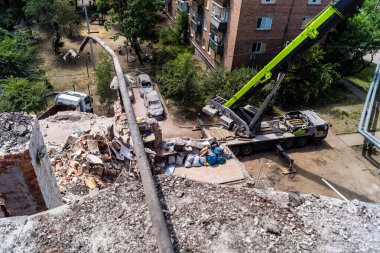 Kharkiv, Ukrayna, 01 Haziran 2024 Hasarlı bina Kharkiv 'de. Sivil altyapılar Rus ordusunun ayrıcalıklı hedefleridir. Yedi kişi öldü..