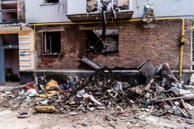 Kharkiv, Ukrayna, 01 Haziran 2024 Hasarlı bina Kharkiv 'de. Sivil altyapılar Rus ordusunun ayrıcalıklı hedefleridir. Yedi kişi öldü..