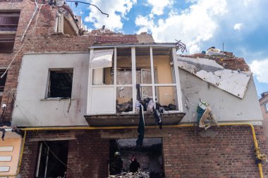Kharkiv, Ukrayna, 01 Haziran 2024 Hasarlı bina Kharkiv 'de. Sivil altyapılar Rus ordusunun ayrıcalıklı hedefleridir. Yedi kişi öldü..