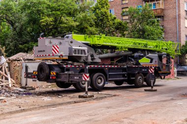 Kharkiv, Ukrayna, 01 Haziran 2024 Hasarlı bina Kharkiv 'de. Sivil altyapılar Rus ordusunun ayrıcalıklı hedefleridir. Yedi kişi öldü..