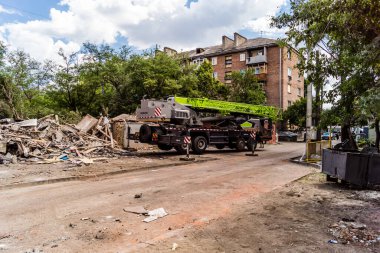 Kharkiv, Ukrayna, 01 Haziran 2024 Hasarlı bina Kharkiv 'de. Sivil altyapılar Rus ordusunun ayrıcalıklı hedefleridir. Yedi kişi öldü..