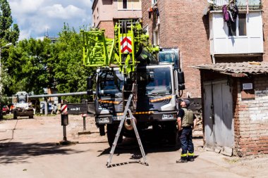 Kharkiv, Ukrayna, 01 Haziran 2024 Hasarlı bina Kharkiv 'de. Sivil altyapılar Rus ordusunun ayrıcalıklı hedefleridir. Yedi kişi öldü..