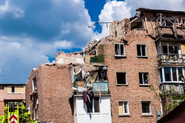 Kharkiv, Ukrayna, 01 Haziran 2024 Hasarlı bina Kharkiv 'de. Sivil altyapılar Rus ordusunun ayrıcalıklı hedefleridir. Yedi kişi öldü..