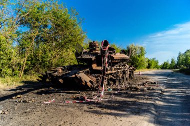 Kharkiv, Ukrayna Cephesi, 2 Haziran 2024 Rus tankları, Kharkiv 'in kuzeyindeki Rus taarruzu sırasında Ukrayna silahlı kuvvetleri tarafından imha edildi..
