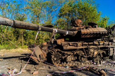 Kharkiv, Ukrayna Cephesi, 2 Haziran 2024 Rus tankları, Kharkiv 'in kuzeyindeki Rus taarruzu sırasında Ukrayna silahlı kuvvetleri tarafından imha edildi..