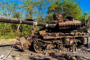 Kharkiv, Ukrayna Cephesi, 2 Haziran 2024 Rus tankları, Kharkiv 'in kuzeyindeki Rus taarruzu sırasında Ukrayna silahlı kuvvetleri tarafından imha edildi..