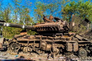 Kharkiv, Ukrayna Cephesi, 2 Haziran 2024 Rus tankları, Kharkiv 'in kuzeyindeki Rus taarruzu sırasında Ukrayna silahlı kuvvetleri tarafından imha edildi..
