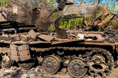 Kharkiv, Ukrayna Cephesi, 2 Haziran 2024 Rus tankları, Kharkiv 'in kuzeyindeki Rus taarruzu sırasında Ukrayna silahlı kuvvetleri tarafından imha edildi..
