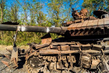 Kharkiv, Ukrayna Cephesi, 2 Haziran 2024 Rus tankları, Kharkiv 'in kuzeyindeki Rus taarruzu sırasında Ukrayna silahlı kuvvetleri tarafından imha edildi..
