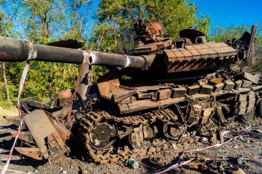 Kharkiv, Ukrayna Cephesi, 2 Haziran 2024 Rus tankları, Kharkiv 'in kuzeyindeki Rus taarruzu sırasında Ukrayna silahlı kuvvetleri tarafından imha edildi..