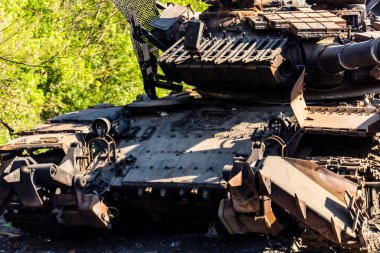 Kharkiv, Ukrayna Cephesi, 2 Haziran 2024 Rus tankları, Kharkiv 'in kuzeyindeki Rus taarruzu sırasında Ukrayna silahlı kuvvetleri tarafından imha edildi..