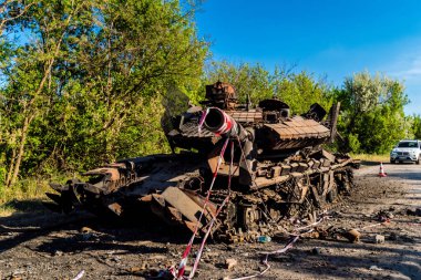 Kharkiv, Ukrayna Cephesi, 2 Haziran 2024 Rus tankları, Kharkiv 'in kuzeyindeki Rus taarruzu sırasında Ukrayna silahlı kuvvetleri tarafından imha edildi..
