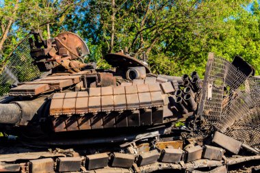 Kharkiv, Ukrayna Cephesi, 2 Haziran 2024 Rus tankları, Kharkiv 'in kuzeyindeki Rus taarruzu sırasında Ukrayna silahlı kuvvetleri tarafından imha edildi..