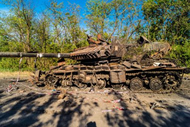 Kharkiv, Ukrayna Cephesi, 2 Haziran 2024 Rus tankları, Kharkiv 'in kuzeyindeki Rus taarruzu sırasında Ukrayna silahlı kuvvetleri tarafından imha edildi..