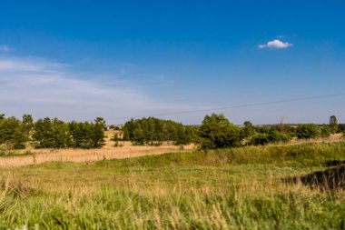 Kharkiv Oblastı, Ukrayna, 2 Haziran 2024 Ukrayna ve Rus silahlı kuvvetleri arasındaki gri bölgede. Bu tampon bölge tehlikeli ve bölgede öfke ile mücadele ediliyor..