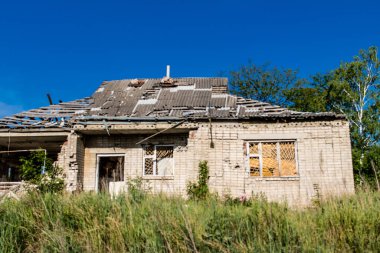 Kharkiv Oblastı, Ukrayna, 2 Haziran 2024 Ukrayna ve Rus silahlı kuvvetleri arasındaki gri bölgede. Bu tampon bölge tehlikeli ve bölgede öfke ile mücadele ediliyor..