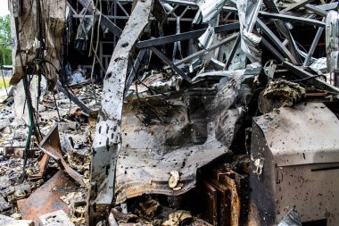 Kharkiv, Ukrayna, 4 Haziran 2024 Faktor-Druk matbaası 23 Mayıs 'taki büyük roket saldırısı sonrasında hasar gördü. Rus füzeleri yedi kişiyi öldürdü ve 50.000 'den fazla kitap yok edildi..