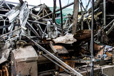 Kharkiv, Ukrayna, 4 Haziran 2024 Faktor-Druk matbaası 23 Mayıs 'taki büyük roket saldırısı sonrasında hasar gördü. Rus füzeleri yedi kişiyi öldürdü ve 50.000 'den fazla kitap yok edildi..