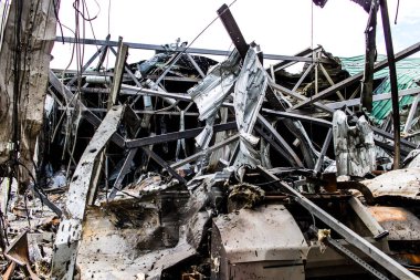 Kharkiv, Ukrayna, 4 Haziran 2024 Faktor-Druk matbaası 23 Mayıs 'taki büyük roket saldırısı sonrasında hasar gördü. Rus füzeleri yedi kişiyi öldürdü ve 50.000 'den fazla kitap yok edildi..