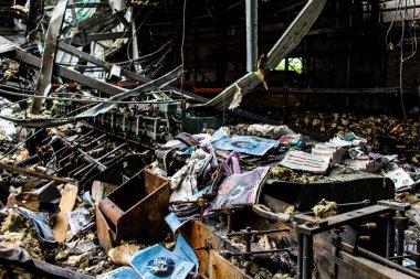 Kharkiv, Ukrayna, 4 Haziran 2024 Faktor-Druk matbaası 23 Mayıs 'taki büyük roket saldırısı sonrasında hasar gördü. Rus füzeleri yedi kişiyi öldürdü ve 50.000 'den fazla kitap yok edildi..