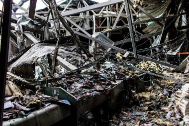 Kharkiv, Ukrayna, 4 Haziran 2024 Faktor-Druk matbaası 23 Mayıs 'taki büyük roket saldırısı sonrasında hasar gördü. Rus füzeleri yedi kişiyi öldürdü ve 50.000 'den fazla kitap yok edildi..