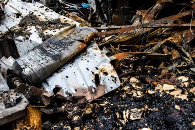 Kharkiv, Ukrayna, 4 Haziran 2024 Faktor-Druk matbaası 23 Mayıs 'taki büyük roket saldırısı sonrasında hasar gördü. Rus füzeleri yedi kişiyi öldürdü ve 50.000 'den fazla kitap yok edildi..