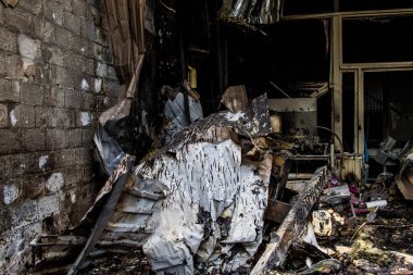 Kharkiv, Ukrayna, 4 Haziran 2024 Faktor-Druk matbaası 23 Mayıs 'taki büyük roket saldırısı sonrasında hasar gördü. Rus füzeleri yedi kişiyi öldürdü ve 50.000 'den fazla kitap yok edildi..
