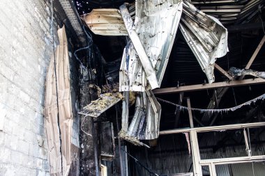 Kharkiv, Ukrayna, 4 Haziran 2024 Faktor-Druk matbaası 23 Mayıs 'taki büyük roket saldırısı sonrasında hasar gördü. Rus füzeleri yedi kişiyi öldürdü ve 50.000 'den fazla kitap yok edildi..