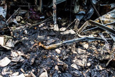 Kharkiv, Ukrayna, 4 Haziran 2024 Faktor-Druk matbaası 23 Mayıs 'taki büyük roket saldırısı sonrasında hasar gördü. Rus füzeleri yedi kişiyi öldürdü ve 50.000 'den fazla kitap yok edildi..