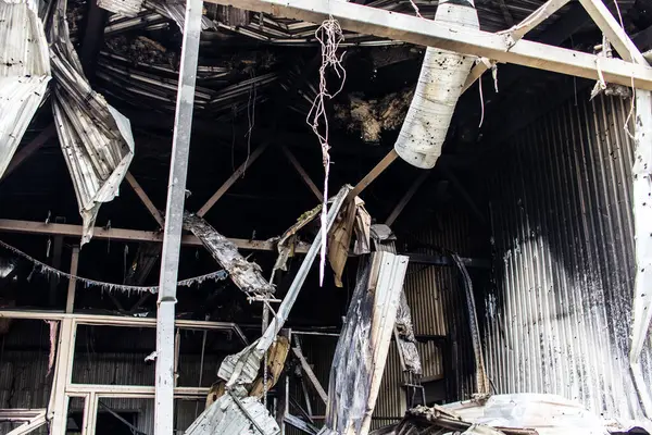 Kharkiv, Ukrayna, 4 Haziran 2024 Faktor-Druk matbaası 23 Mayıs 'taki büyük roket saldırısı sonrasında hasar gördü. Rus füzeleri yedi kişiyi öldürdü ve 50.000 'den fazla kitap yok edildi..