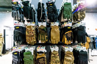 Kharkiv, Ukrayna, 6 Haziran 2024 Cezalandırıcı askeri mağazası, en iyi orjinal ordu ve taktik mallar, askeri, özel taktik birimler ve polis için yüksek kaliteli askeri teçhizat sunar..