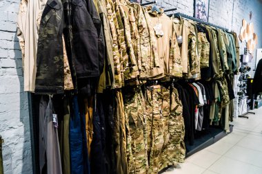 Kharkiv, Ukrayna, 6 Haziran 2024 Cezalandırıcı askeri mağazası, en iyi orjinal ordu ve taktik mallar, askeri, özel taktik birimler ve polis için yüksek kaliteli askeri teçhizat sunar..